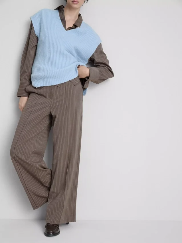 Geborstelde broek met brede pijpen en krijtstreep