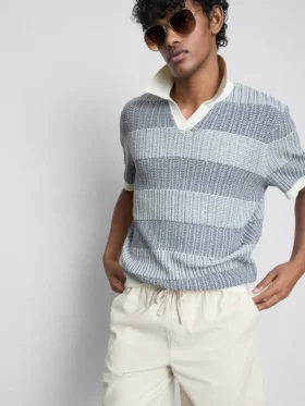 Gebreid poloshirt met gestructureerde strepen