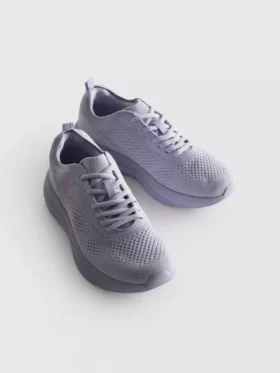 Gebreide sneakers met veters