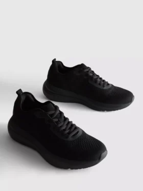 Gebreide sneakers met veters