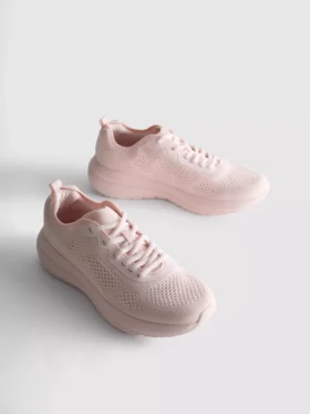 Gebreide sneakers met veters