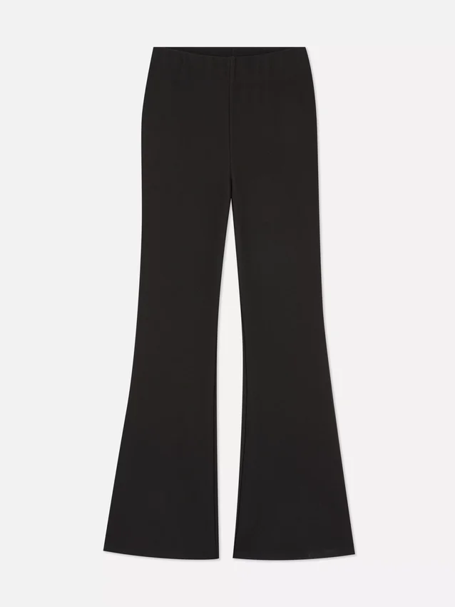 Geribde broek met uitlopende pijpen