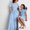 Gestreepte bardot-top met pofmouwen