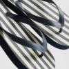 Gestreepte platvoetslippers