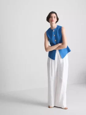 Getailleerd vest met knoopsluiting