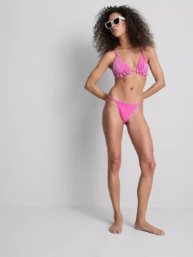 Glinsterende driehoekige bikinitop met ruches