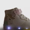 Hooggesloten sneakers met verlichting in de vorm van een eenhoorn