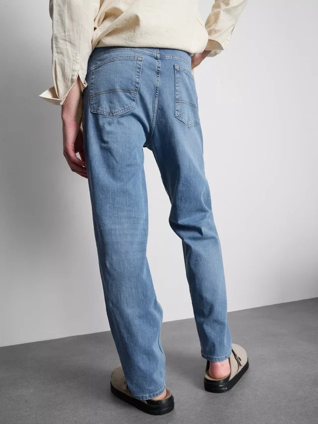 Jeans met rechte pijpen en middelhoge taille