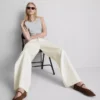 Jeans met wijde pijpen en zakken aan de voorkant