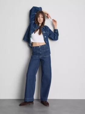 Jeans met wijde pijpen en zakken aan de voorkant