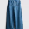 Jeans met wijde pijpen en zakken aan de voorkant