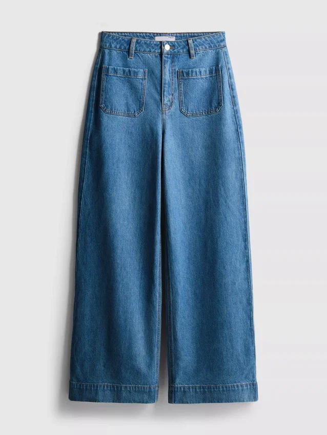 Jeans met wijde pijpen en zakken aan de voorkant