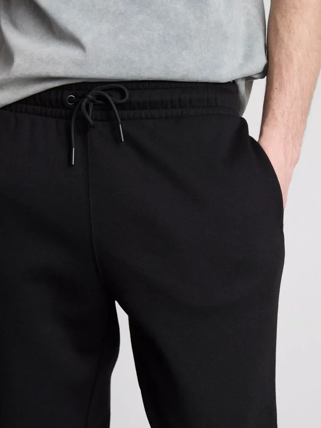 Joggingbroek met elastische tailleband en omgeslagen pijpen