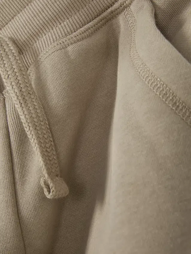 Joggingbroek met trekkoord en omgeslagen pijpen
