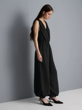 Jumpsuit met V-hals en ballonpijpen