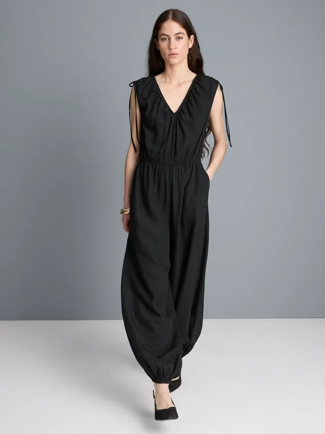 Jumpsuit met V-hals en ballonpijpen