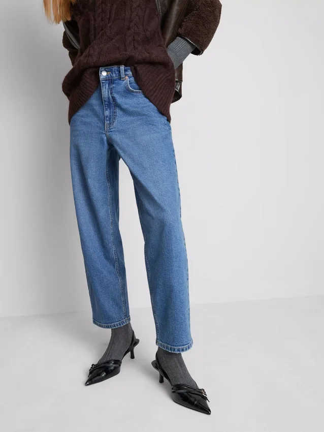 Katoenen denim jeans met hoge taille en taps toelopende pijpen