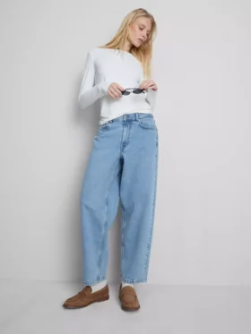 Katoenen denim jeans met hoge taille en taps toelopende pijpen