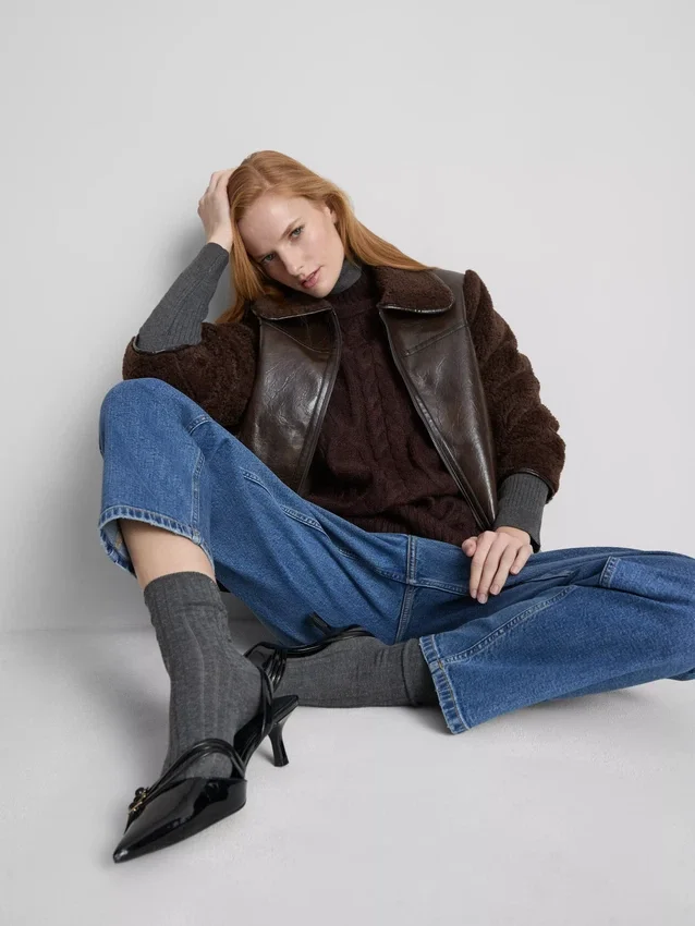 Katoenen denim jeans met hoge taille en taps toelopende pijpen