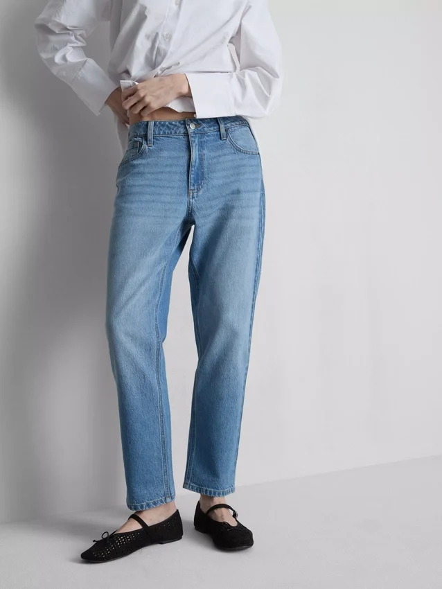 Katoenen denimjeans met middelhoge taille en rechte pijpen