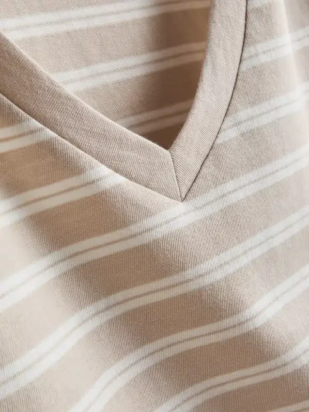 Katoenen gestreept T-shirt met V-hals