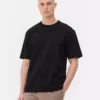 Katoenen T-shirt met omgezoomde hals en relaxte pasvorm
