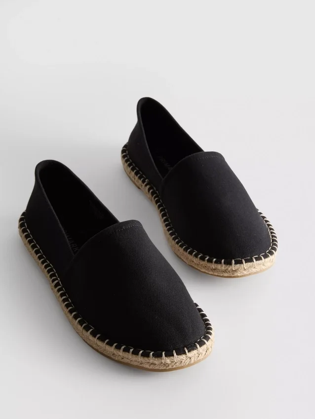 Klassieke espadrilles van canvas
