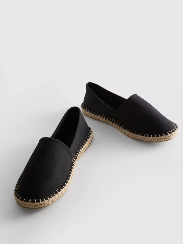 Klassieke espadrilles van canvas