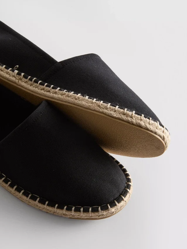 Klassieke espadrilles van canvas