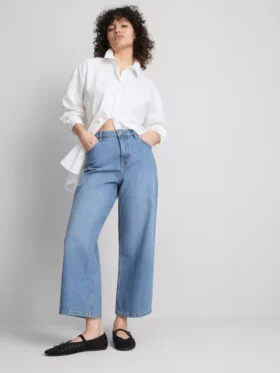 Korte denimjeans met wijde pijpen