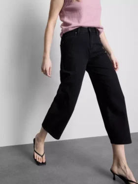 Korte denimjeans met wijde pijpen