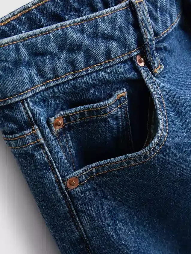 Korte denimjeans met wijde pijpen