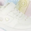 Lage sneakers met hartjes