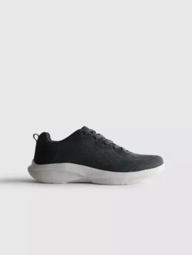 Lage sportschoenen