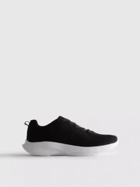 Lage sportschoenen