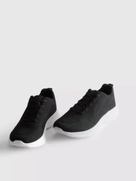 Lage sportschoenen