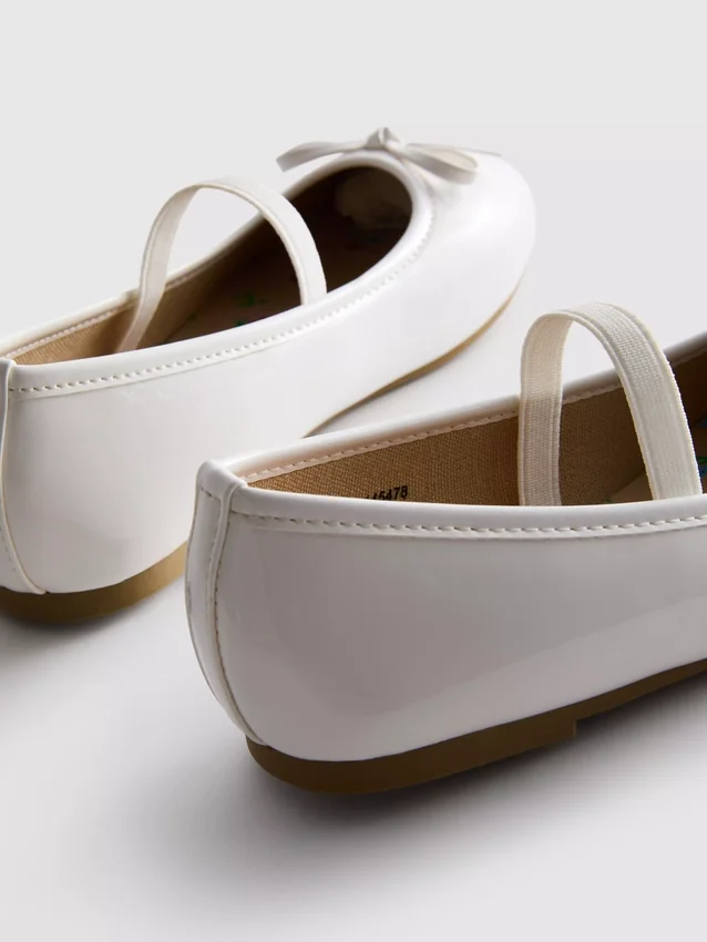 Lakballerina’s met platte schoenen
