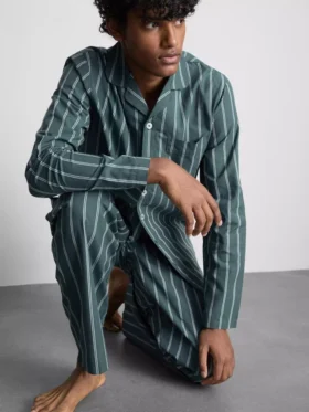 Lange pyjama’s van gestreepte popeline