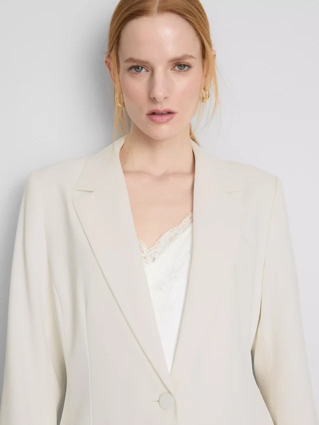 Lila blazer met enkele rij knopen
