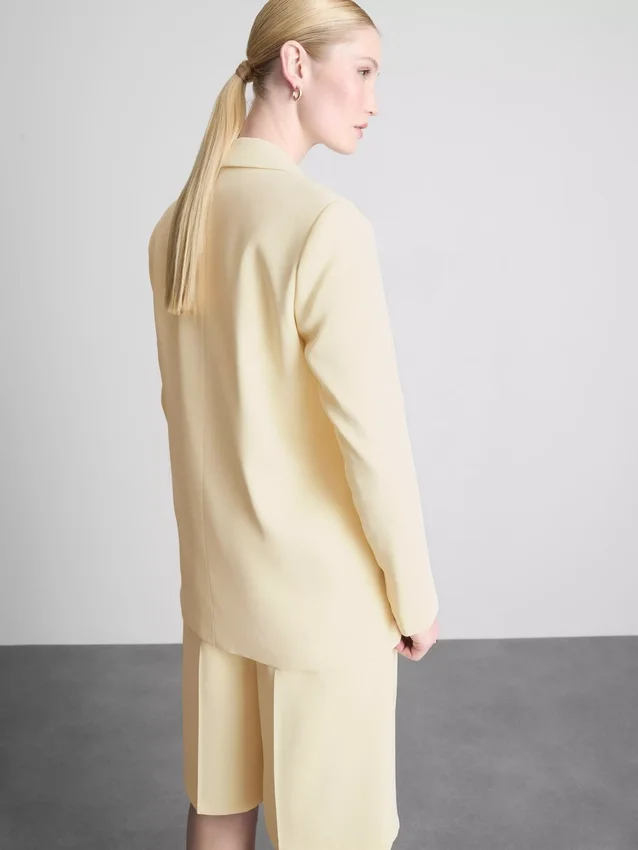 Lila blazer met enkele rij knopen