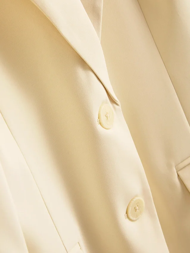Lila blazer met enkele rij knopen