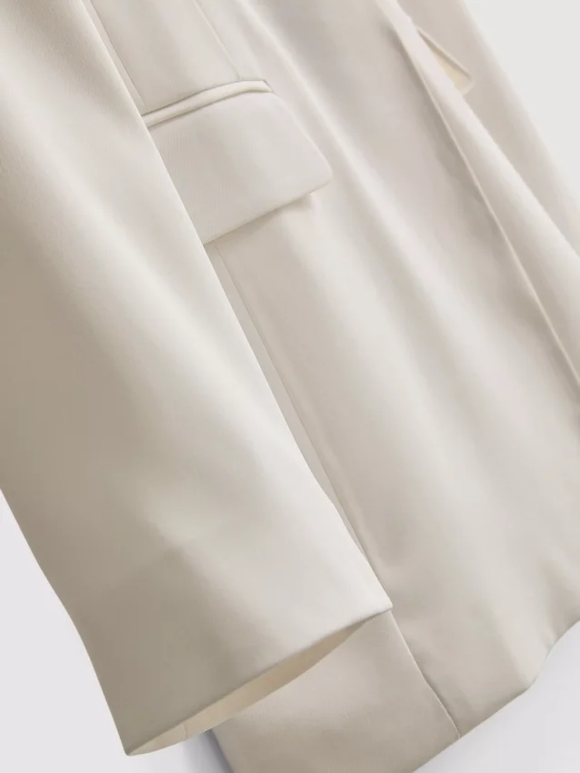 Lila blazer met enkele rij knopen