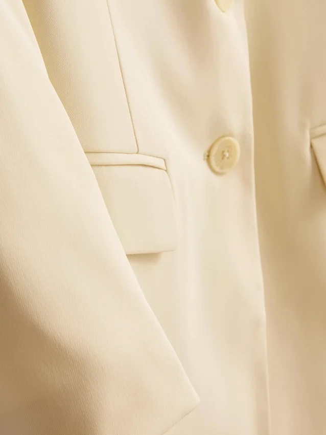 Lila blazer met enkele rij knopen