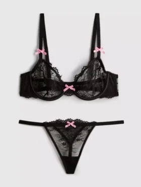 Lingerieset met beugels en kant