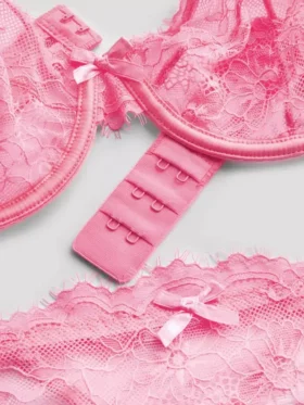Lingerieset met beugels en kant