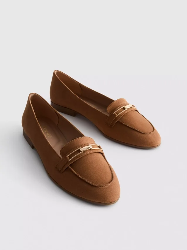 Loafers met brede pasvorm en lage neus
