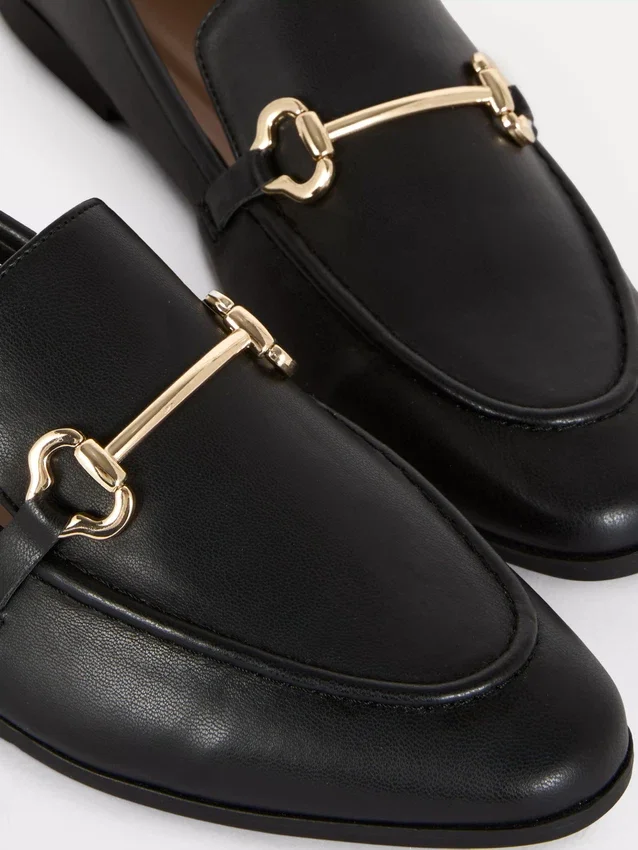 Loafers van imitatieleer met trensdetails