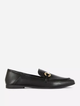 Loafers van kunstleer met gesp