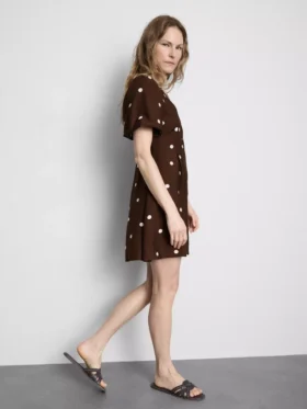 Mini-jurk met pofmouwen en knoopsluiting