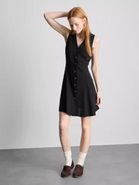 Mouwloze mini-jurk met V-hals